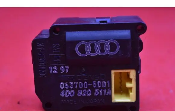Audi A8 S8 D2 4D Air flap motor/actuator 4D0820511A