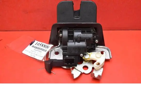 Audi A4 S4 B8 8K Tailgate/trunk/boot lock/catch/latch 8K9827520