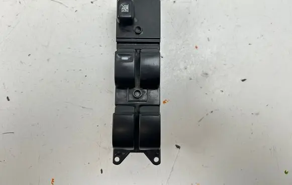 Mitsubishi L200 Electric window control switch MR587952