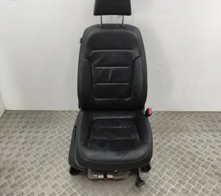 Volkswagen Touareg II Front passenger seat 7P6881106B 7P6881375R
