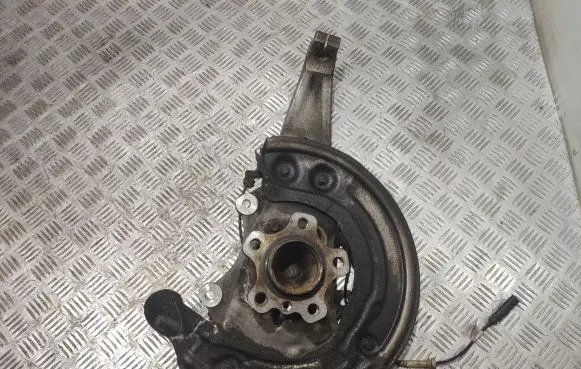 BMW 7 G11 G12 Front wheel hub 6861798