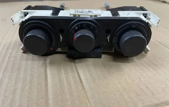 Seat Ibiza III (6L) Climate control unit 6l0820045c