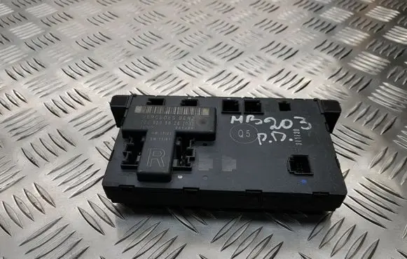 Mercedes-Benz C W203 Door control unit/module 203820562601