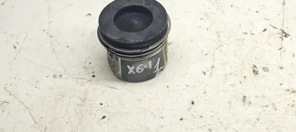 BMW X6 E71 Piston 84L110