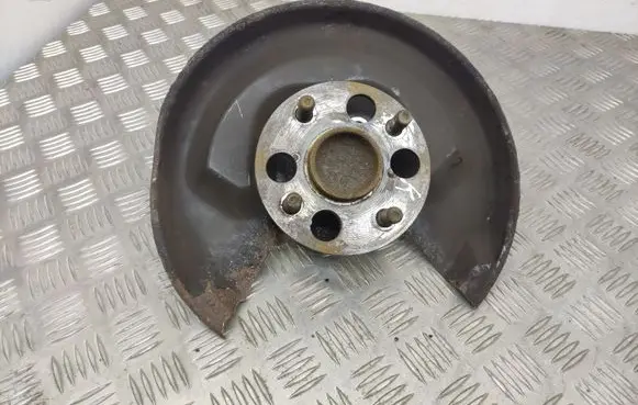 Toyota Yaris Rear wheel hub