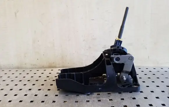 Opel Antara Gear shifter/selector 8126201000 8126201004