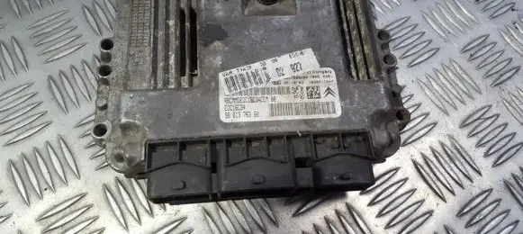 Peugeot 206 Engine control unit/module 9661376380 1039S11207EDC16C34