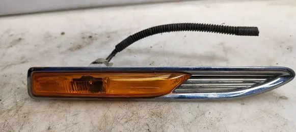 Ford Mondeo MK IV Front fender indicator light 7S7113K354AD