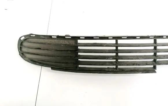 Opel Vectra B Front bumper lower grill 90464532