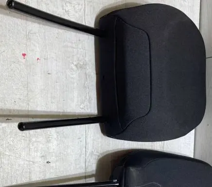 Renault Clio V Front seat headrest 
