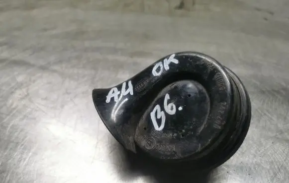 Audi A4 S4 B6 8E 8H Horn signal