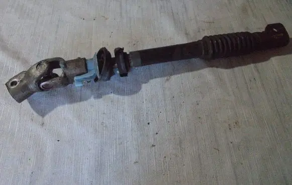 Nissan Navara D40 Steering column universal joint 