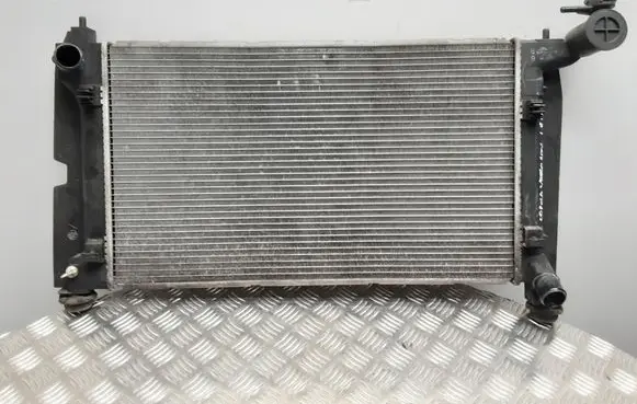 Toyota Corolla Verso E121 Coolant radiator