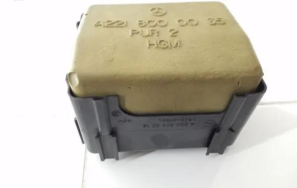 Mercedes-Benz E W212 Central locking vacuum pump A2218000035 A0008000018