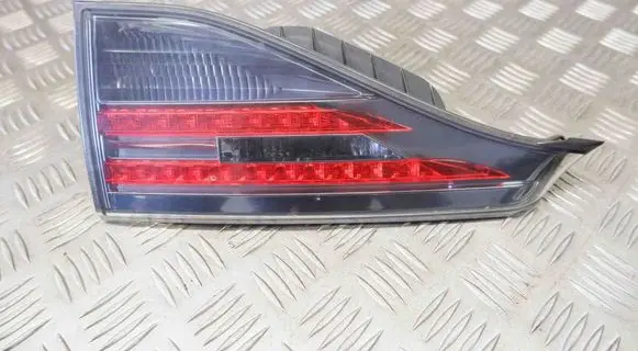 Tailgate rear/tail lights