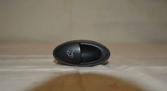 Mercedes-Benz E W211 Tailgate/boot open switch button A2118205510