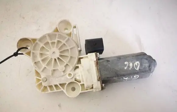 Mercedes-Benz E W211 Rear door window regulator motor 