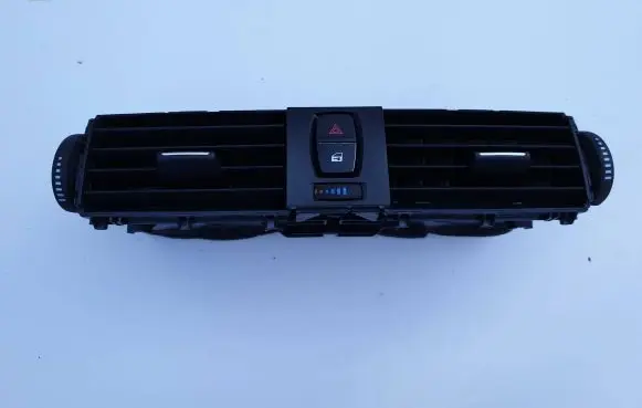 BMW 4 F36 Gran coupe Dash center air vent grill 9218552 508835