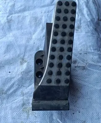Mercedes-Benz C W204 Accelerator throttle pedal A2043000204