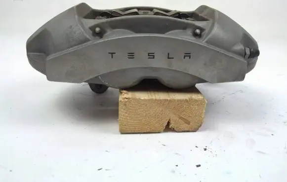 Tesla Model 3 Front brake caliper 104462200E