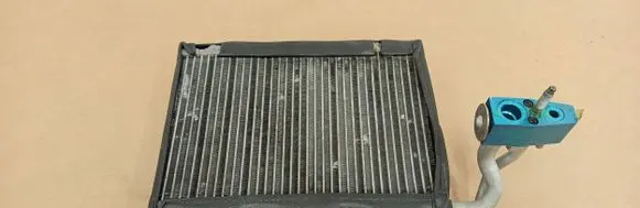 Maserati Ghibli Air conditioning (A/C) radiator (interior) DY104001 DT547001
