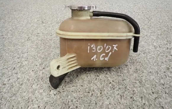 Hyundai i30 Coolant expansion tank/reservoir 