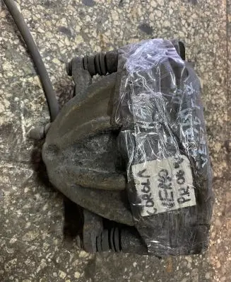 Toyota Corolla Verso E121 Front brake caliper