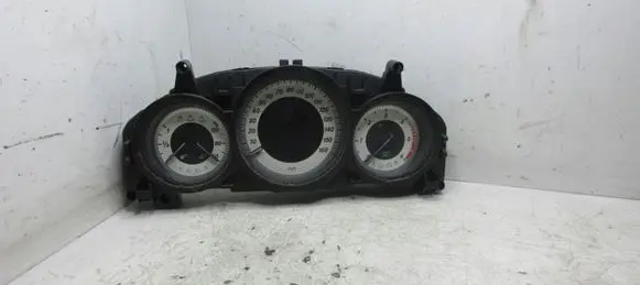 Mercedes-Benz C W204 Speedometer (instrument cluster) A2049004508