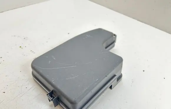 Mazda 3 II Fuse box cover BHR166761