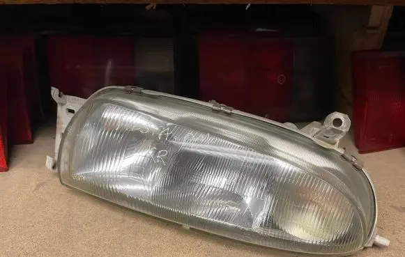 Ford Fiesta Headlight/headlamp 0301049201