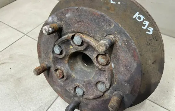 Opel Movano A Front wheel hub spindle knuckle