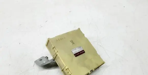 Toyota Avensis Verso Other control units/modules 8865044210