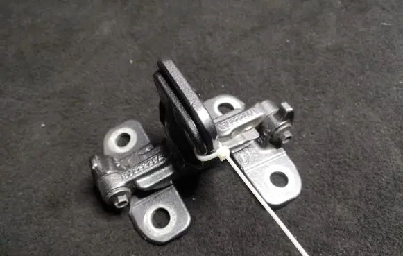 Rear door hinge set