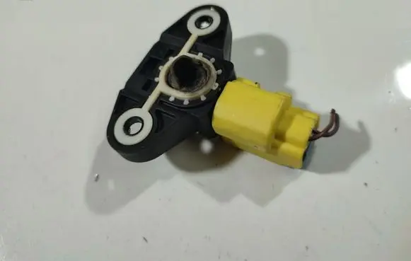 Volkswagen PASSAT B6 Airbag deployment crash/impact sensor 41070303