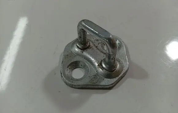 Mazda 3 I Rear door lock loop/hook striker P071202