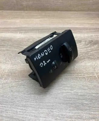 Ford Mondeo Mk III Light switch 1S7T13A024CB 0106060