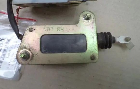 KIA Sportage Front door lock