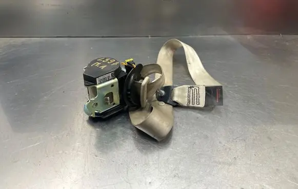 Peugeot 508 Front seatbelt 98021742BK
