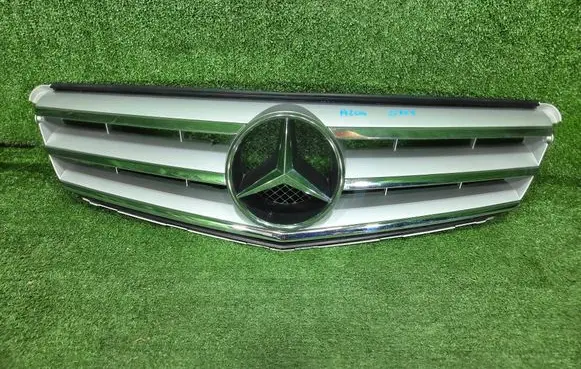 Mercedes-Benz C AMG W204 Front bumper upper radiator grill A2048800023