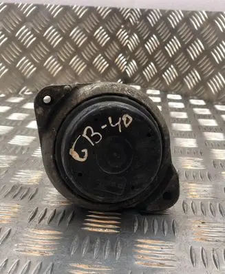 BMW 1 E81 E87 Engine mount bracket