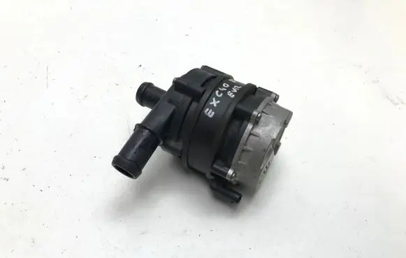 Volvo XC40 Electric auxiliary coolant/water pump 32135208 P32135208