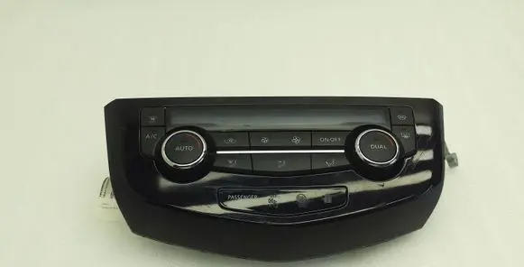 Nissan Qashqai Climate control unit 275004EA0A