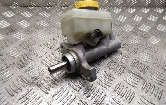 Subaru Legacy Master brake cylinder