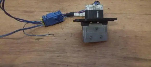 Mazda 323 F Heater blower motor/fan resistor hb151rc1m