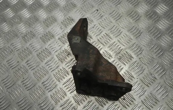 Nissan Pathfinder R51 EGR valve cooler bracket VD20325
