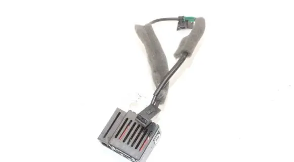 Nissan 370Z Aerial antenna amplifier