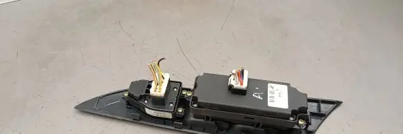 Mazda 3 I Electric window control switch 03123000 BP4L