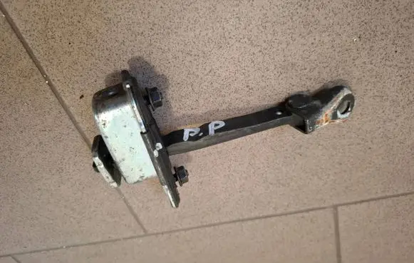 KIA Venga Front door check strap stopper 