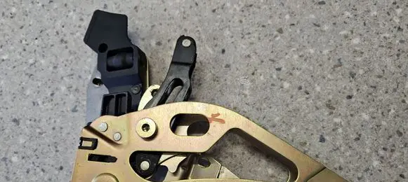 Mercedes-Benz SL R230 Convertible roof hinge 2307900371 A2307900371