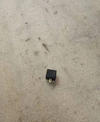 Audi A8 S8 D2 4D Other relay 8D0951253A PA66GF30